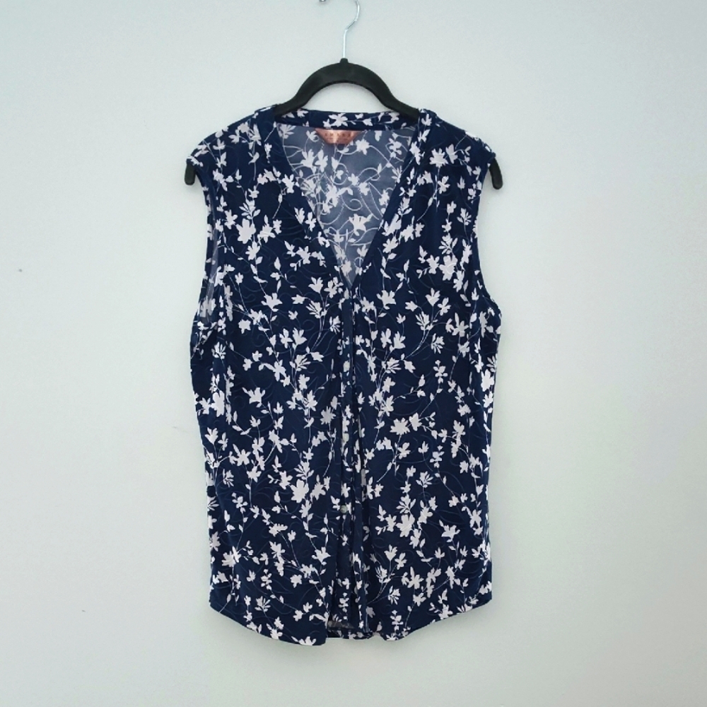 Amana Size XL Top Sleeveless Spring Summer Casual Flowy Dainty Floral Blue White